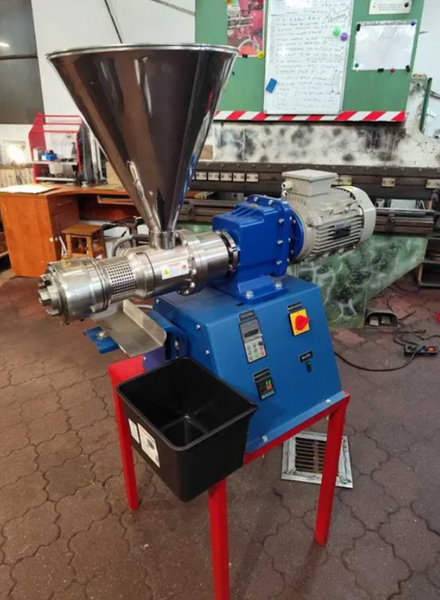 Presa ulei 2.2Kw, motor 0.8kw, rezistenta 220V